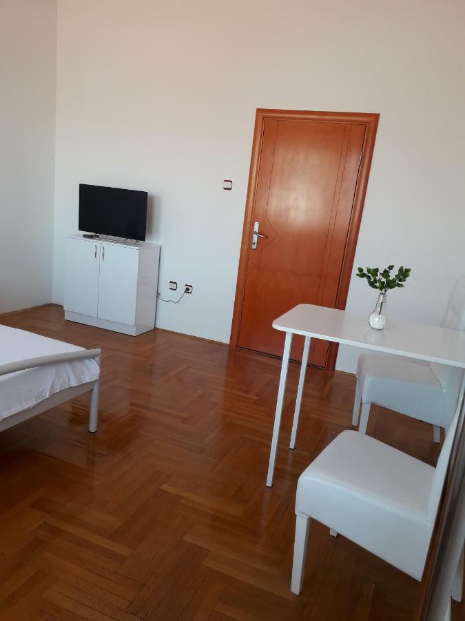 Apartman Dunja Ns 2 Apartment Novi Sad Exterior photo